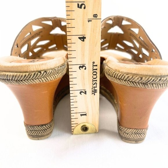 Earth | Women's  Slip on Leather Wedge Sandals Size 8 - Picture 13 of 14